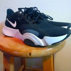 Nike SuperRep Go (Black and White) Size: 13